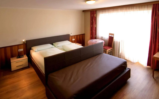 Hotel Cristallago