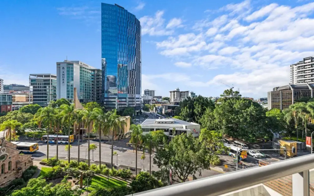 Prime City Residence With Pool, Gym and Parking