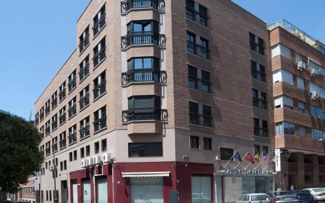 Отель Quo Eraso Aparthotel вид на фасад
