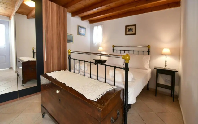 Arco I/ Downtown Rustic Apartment/4 min from port