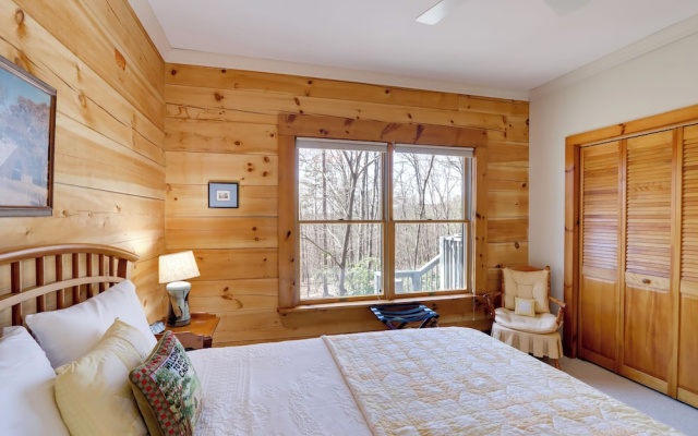 Family-friendly Jasper Cabin With Deck!