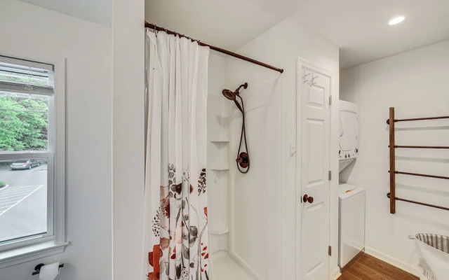 Chic Lancaster Vacation Rental, Walkable Location!