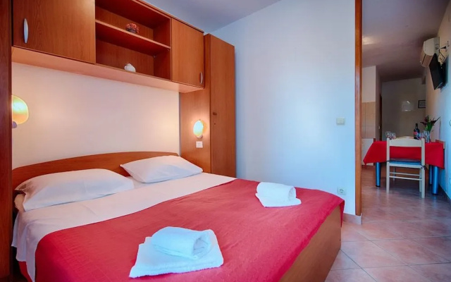 Apartments Bruna Lastovo