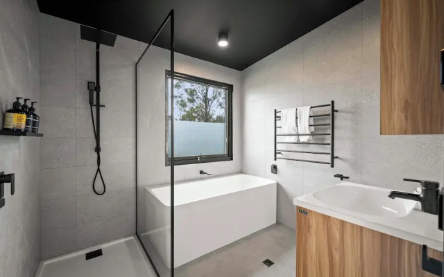 The Outlook on Mount Louis – 1 Bedroom