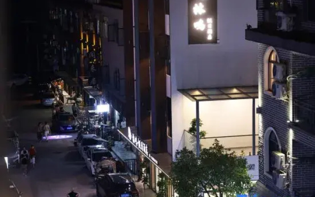 Linming Holiday Hotel