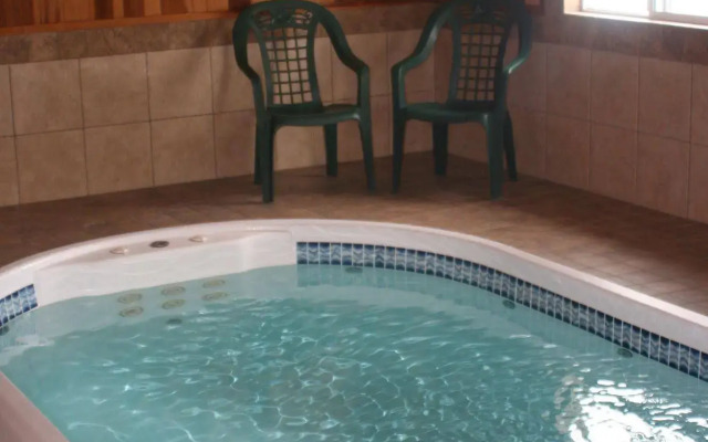 Mountain Landing Suites & RV Park