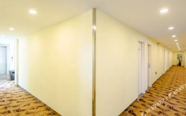Fest Hotel Chain (Jiuhuashan Subway Station)