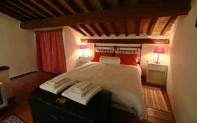 Spacious Villa With Pool in Fabriano Italy