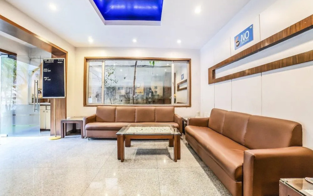 FabHotel Lakme Executive FC Road