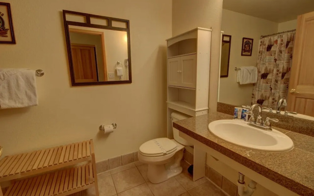 Gateway Lodge 5005