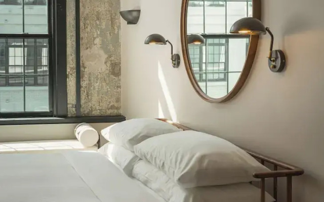 Sela V Hotel