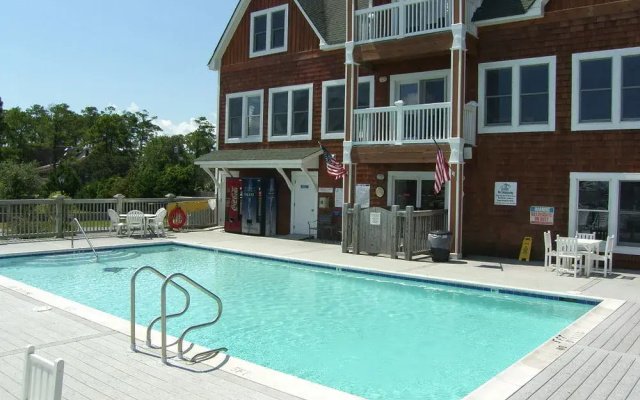 Shallowbag Bay Club