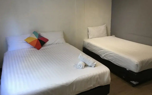 The 44 - Hostel