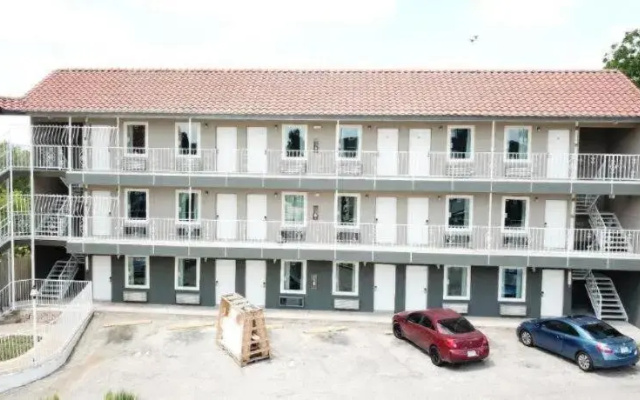 Village Motor Inn