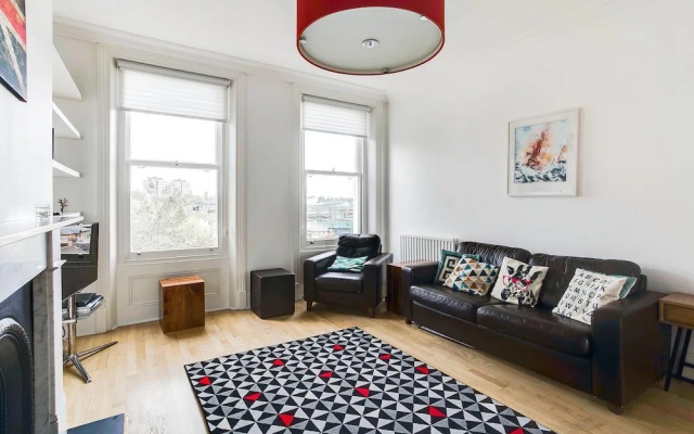 Beautiful 2BR Home in Wimbledon Village W/parking