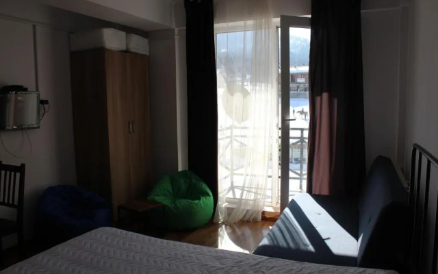 Hotel Mgzvarebi Flat -204