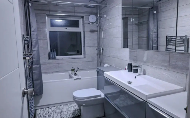 Sleeps17 Bliss 7-bedroom Luxury Escape Birmingham