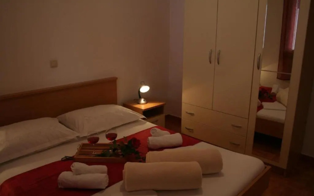 Apt Central - 40m from the beach