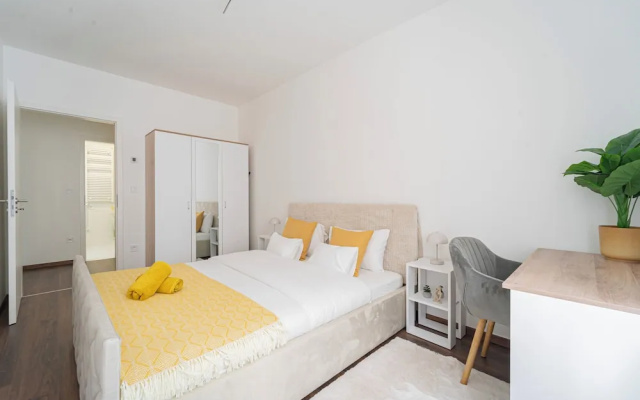 WestSide Garden Apartments by FirstHost