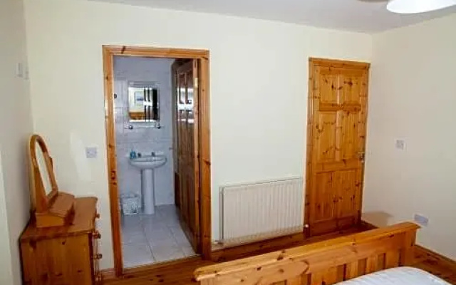 Fort Farmhouse B&B
