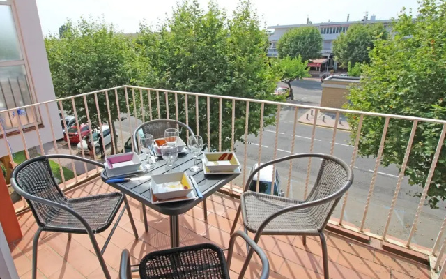 Apartment in Empuriabrava Near Sandy Beach