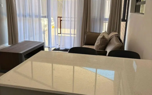 One Bedroom Modern Apartment in Fomona - 2386