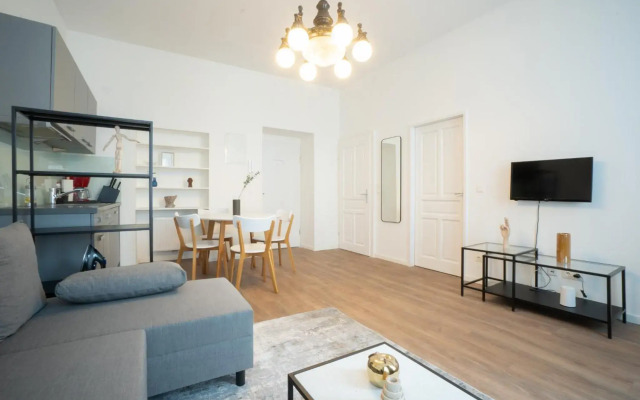 Sunny apartment in Leopoldstad + terrace with grill