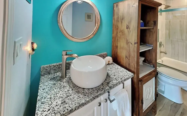 Pura Vida Oasis by Miss Kitty’s