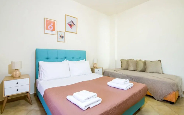 Dione Apartment with Terrace near Kalathas beach