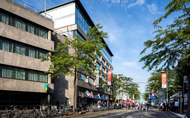 Hampshire Hotel - Crown Eindhoven вид на фасад