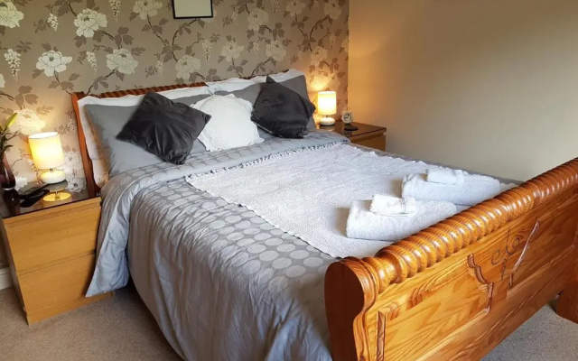 Lilyoak Bed & Breakfast