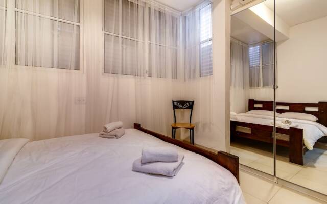 Central Apartment next to Dizengoff St. Израиль, Тель-Авив - отзывы, цены и фото номеров - забронировать отель Central Apartment next to Dizengoff St. онлайн комната для гостей