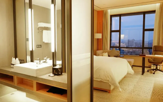 Rezen Longuu Hotel