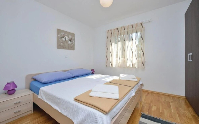 Nice Home in Privlaka With Wifi and 2 Bedrooms