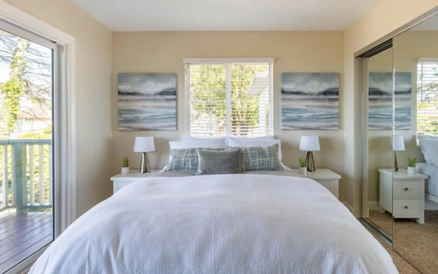 Ocean View Retreat Mins to Beaches & Trails