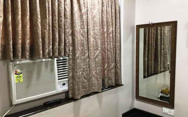 Hotel Adarsh Mahal