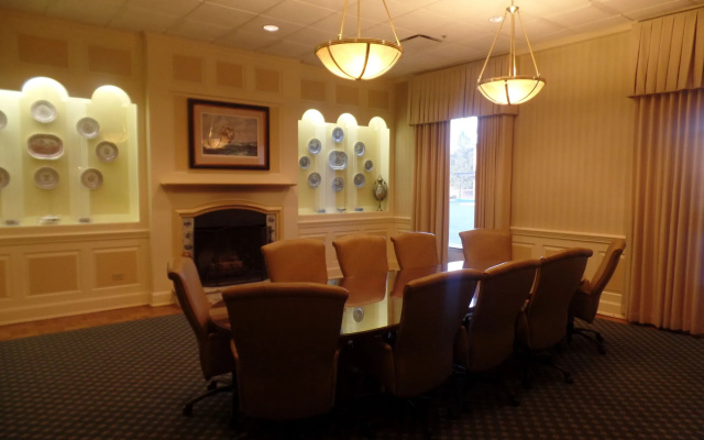 The Drake Oak Brook, Autograph Collection