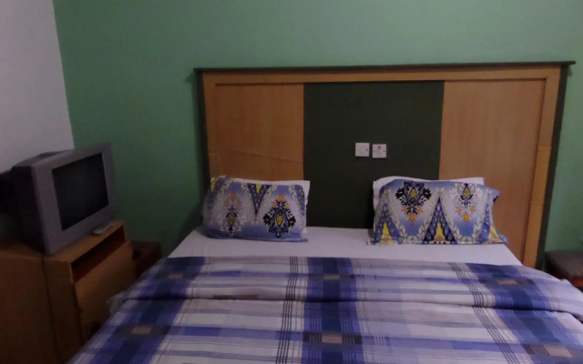 Thornberry Lekki Oxford