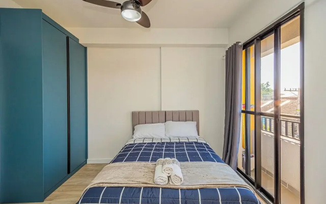Loft com Smart Lock e Varanda no Bresser