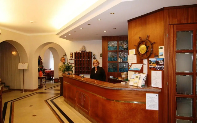 Hotel Dora