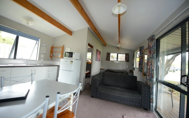 Bowentown Beach Holiday Park