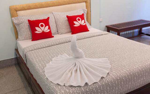 Отель Zen Rooms Siripong Road Бангкок вид на фасад