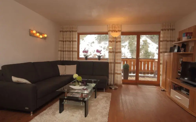 Boutique Apartment With Mountain View