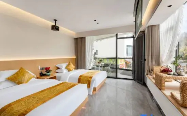 Zijingge Homestay (Hongwan Scenic Area Branch)