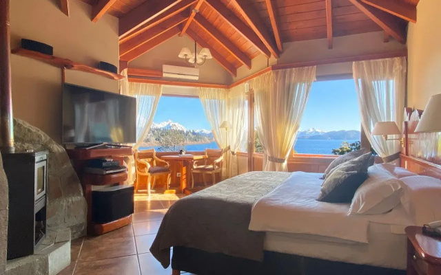 Charming Residences & Suites with Private Spa