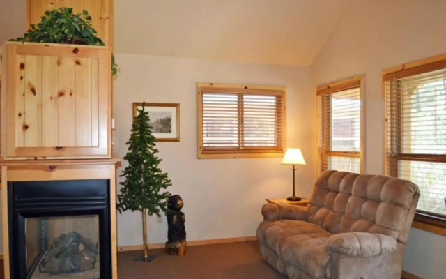 Shadow Mountain Lodge and Cabins