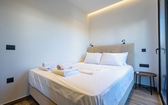 Glyfada Lux Olive Suites - Aura & Glow