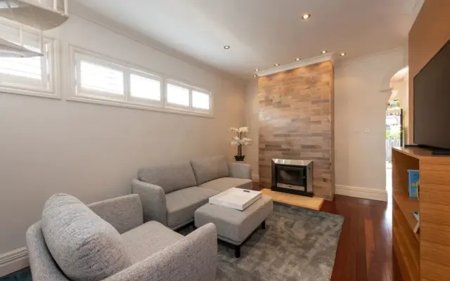 Renovated 3 Bedroom Family Home in Richmond With Parking