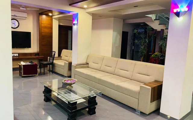 Hotel Dhantara