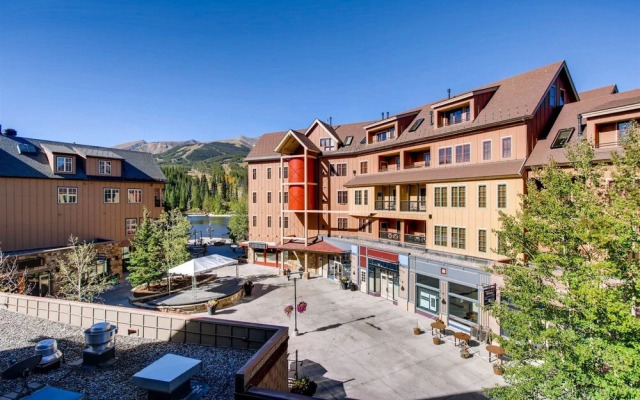 1 Bedroom Mountain View Condo Located in Historic Downtown Breckenridge Close to Shopping, Dining, Night Life